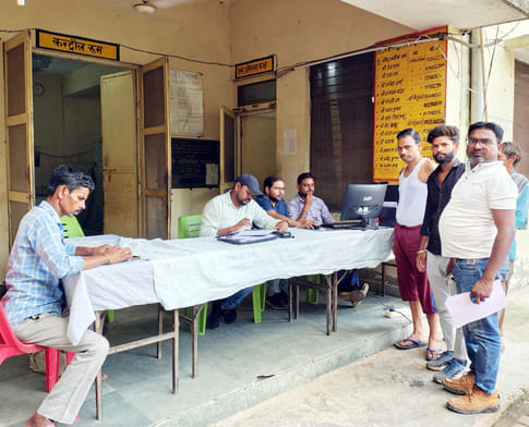 156 consumers deposited electricity bills worth Rs 8.65 lakh