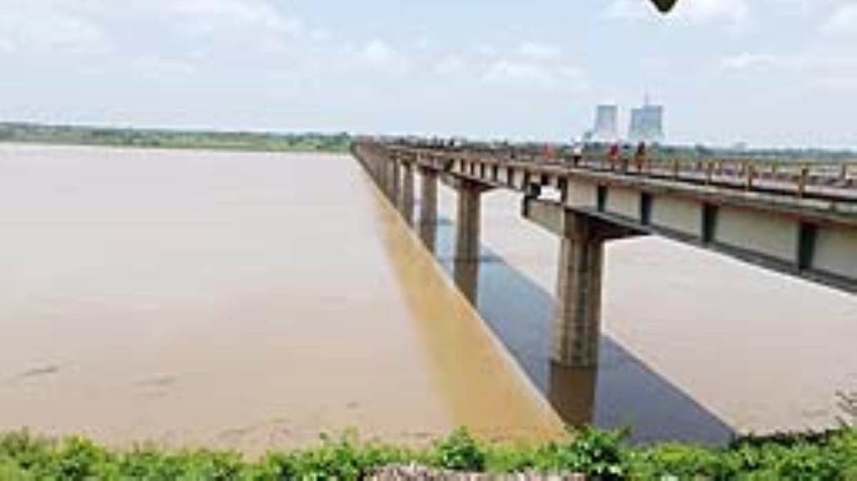 4.22 lakh cusecs of water released from dams in Betwa
