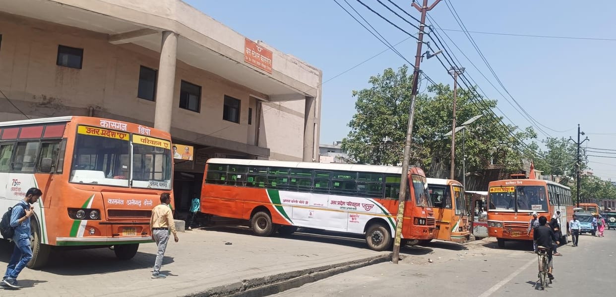 kasganj news roadways five buses
