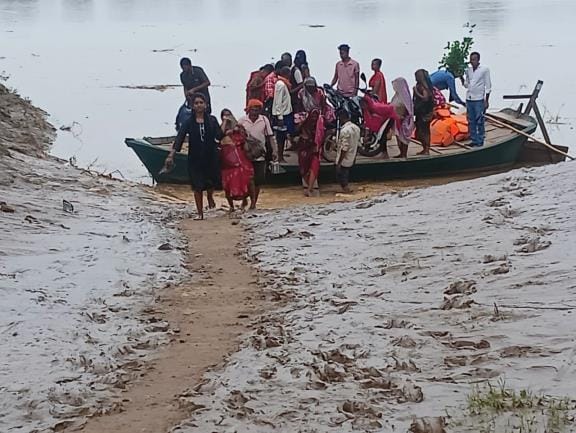 When the Ken river shrank, there was filth and stench everywhere