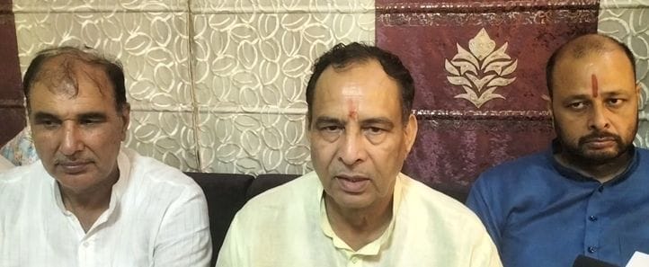 Vadra and Hooda should face ED's action, not make statements: Baroli