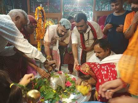 Queues of devotees at Sadashiv Dhyunsar Mahadev Temple