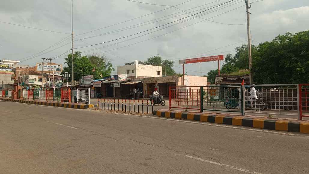 Illegal cuts closed in front of Rest House and RTA office