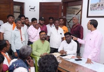When bathing was stopped, shopkeepers approached the MLA and got assurance