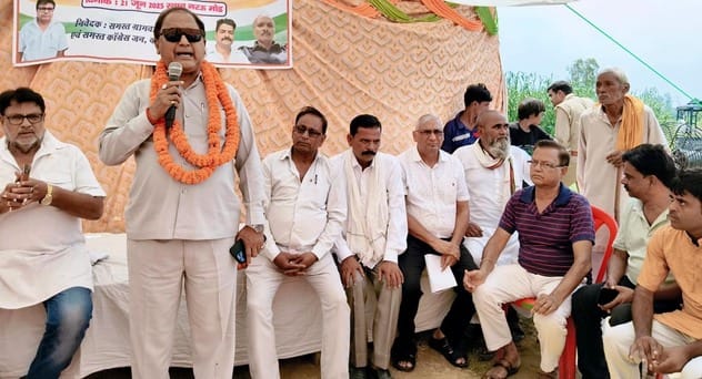 Former leader of Congress Legislature Party met the hunger strikers