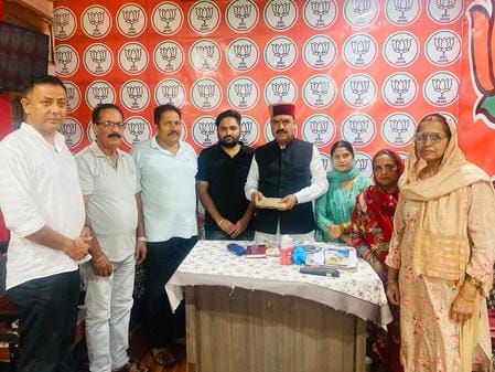 Makkar residents collected 70 thousand rupees and ration for disaster relief