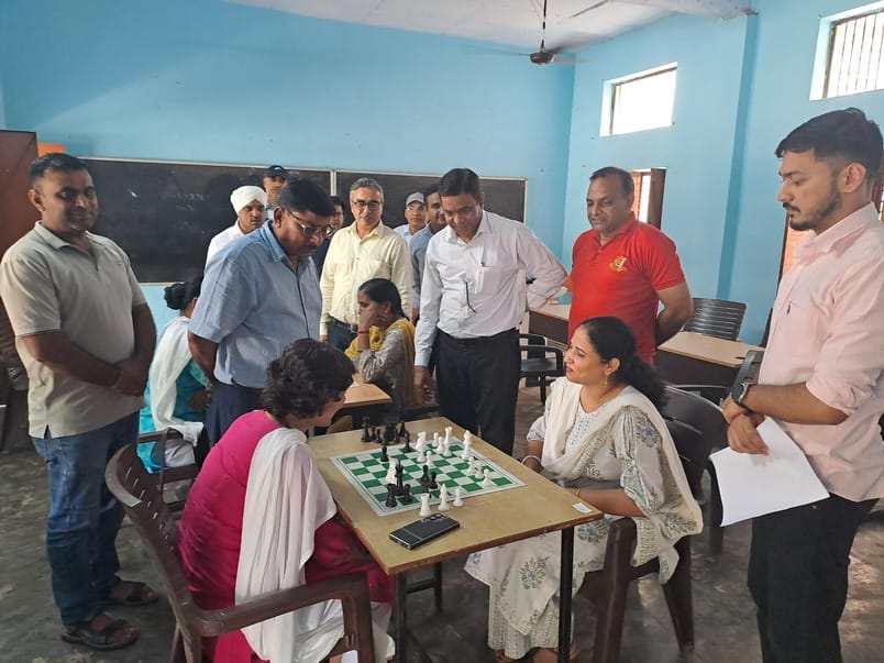 Nitin Bhardwaj and Sumanlata stood first in chess competition