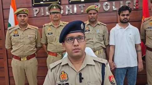 A person who cheated people in the name of sending them abroad and had a bounty of Rs 50,000 on his head was arrested