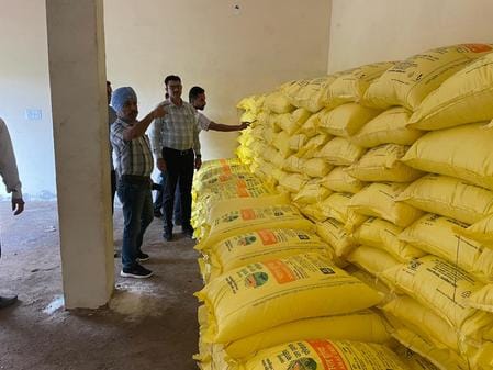 During inspection by Chief Minister's Flying Squad, 105 bags of urea found missing, notice issued