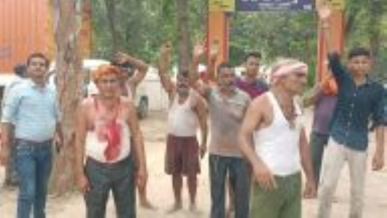 Sticks were used in a minor dispute, eight injured