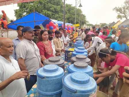 There was a queue of devotees, Kanwadis performed Jalabhishek, Bol Bam echoed in Shiva temples