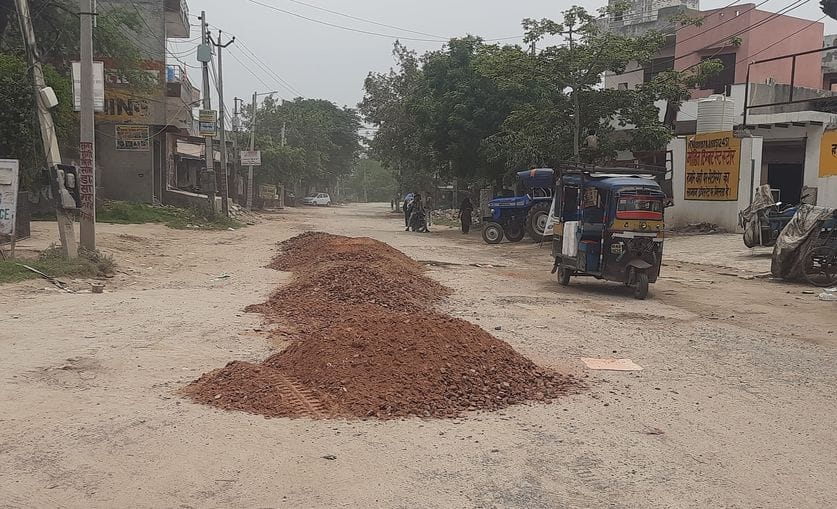 Reconstruction of Murthal-Tajpur road is going on at a snail's pace since last 10 months