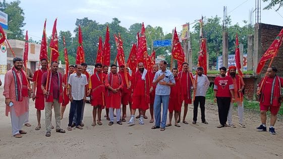 Nishan padyatra of devotees left for Mehandipur Dham
