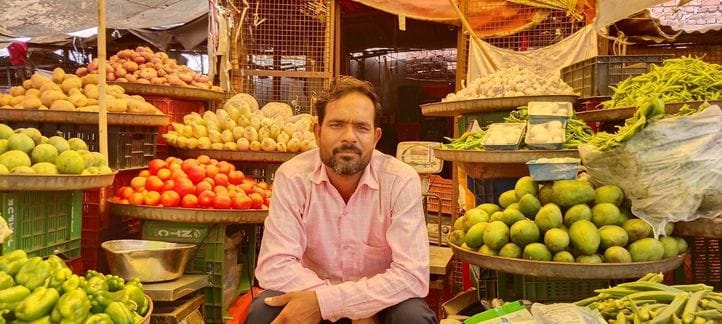 The arrival of vegetables in the market decreased, prices increased