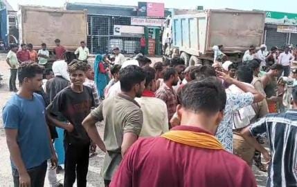 An old lady died, her family members blocked the highway