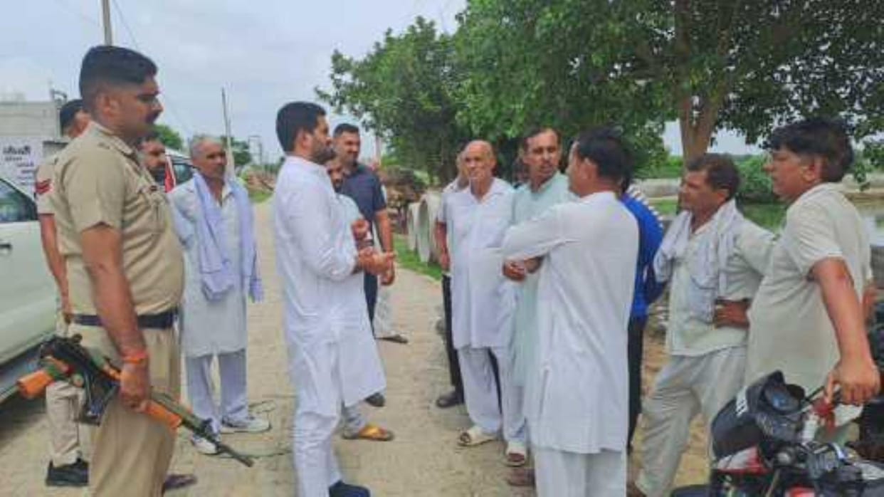 Narnaul's MLA Jassi visited the flood-affected villages and said - the government should provide 60 thousand rupees per acre as compensation to the farmers