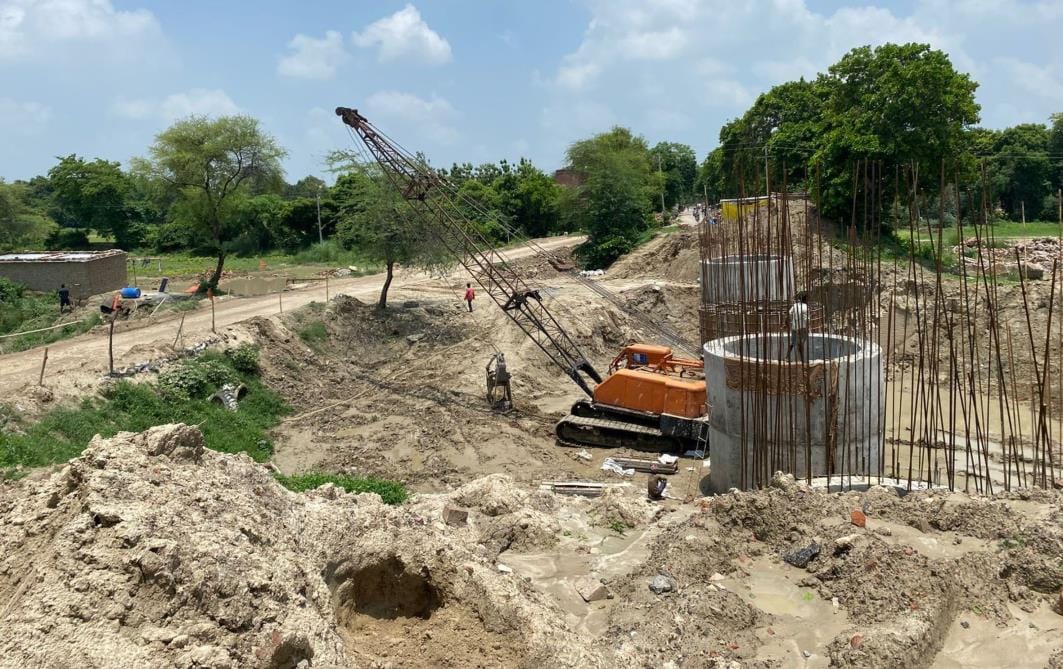 Construction of new drain bridge started with Rs 4 crore