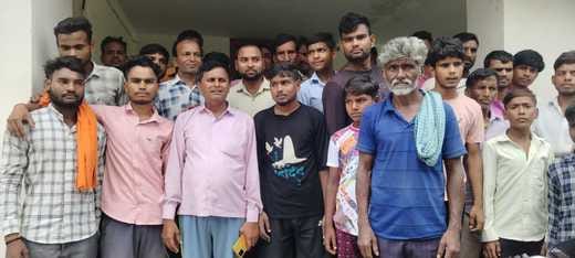 Villagers gheraoed the Nigohi sub-centre and raised slogans