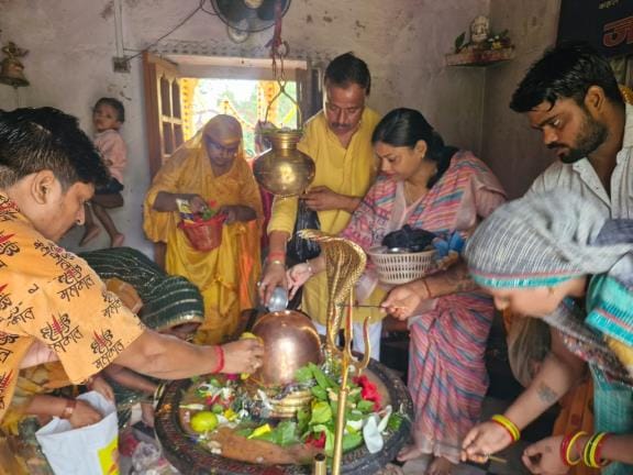 Bholenath was offered water, Har Har Mahadev was chanted