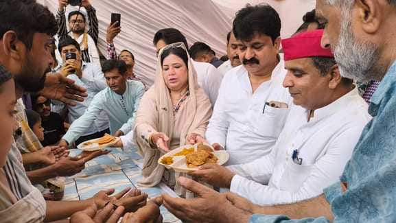 SP MP Dharmendra Yadav says government is closing schools and opening bars