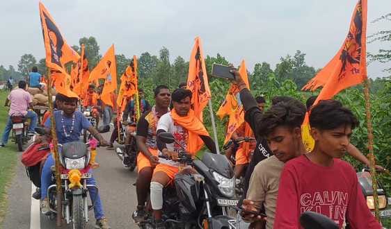 A huge crowd of Kanwadis gathered, the temple was filled with the chanting of Bam-Bam Bhole