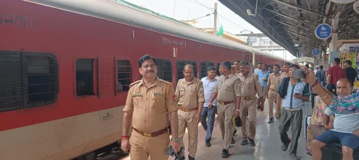 Crowd of Kanwariyas increased, PAC deployed at Central