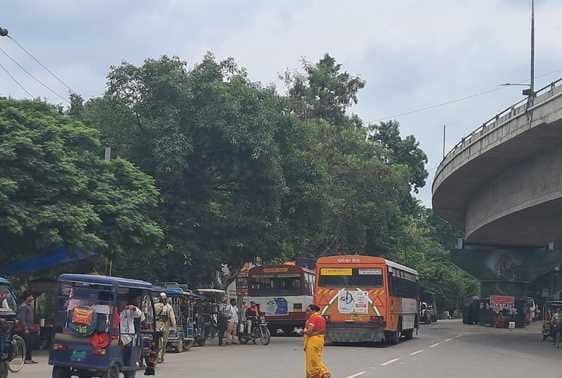 Chaos prevailed at Naugwan crossing, traffic jams continued throughout the day