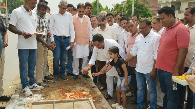 Inauguration of drinking water tube well in Saddopur