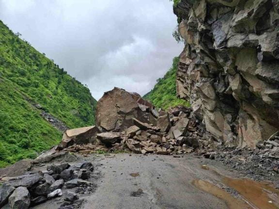 A rock fell on the Tawaghat highway connecting the China border, traffic halted
