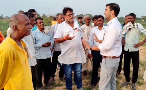 The water of six hand pumps of Narau is not potable, red marks have been put