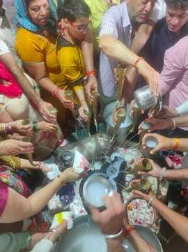 Crowds of devotees gathered in temples on the second Monday of the month of Sawan