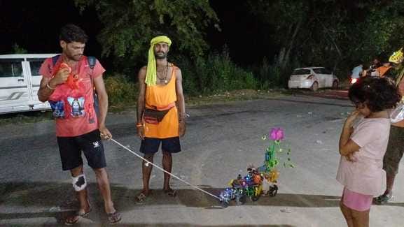 Bholenath... remove your mobile, bring back your childhood.