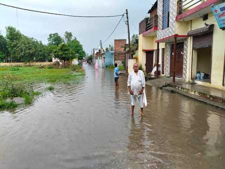 Rivers in spate... Devotees stranded in Siddhpeeth, water flooded the highway