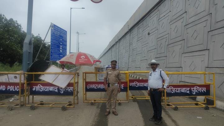 Be careful while travelling on DME today, it will become one way if the crowd increases
