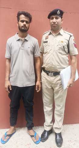 Pickup driver arrested with three hundred boxes of liquor
