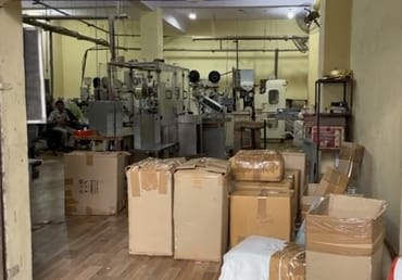 Raid on factory making fake cigarettes of big brands, cigarettes worth Rs 52 lakh seized