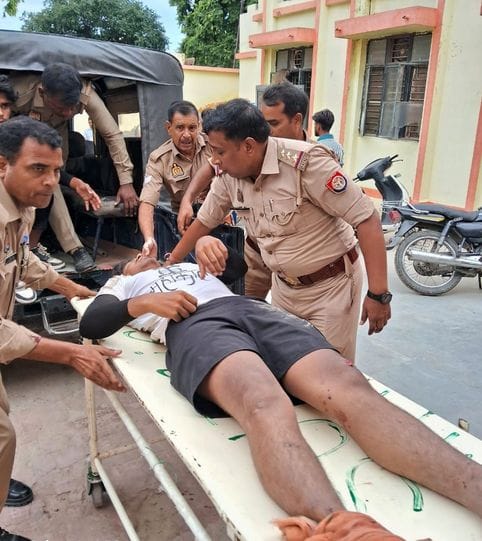Four Kanwariyas injured in collision with tractor trolley
