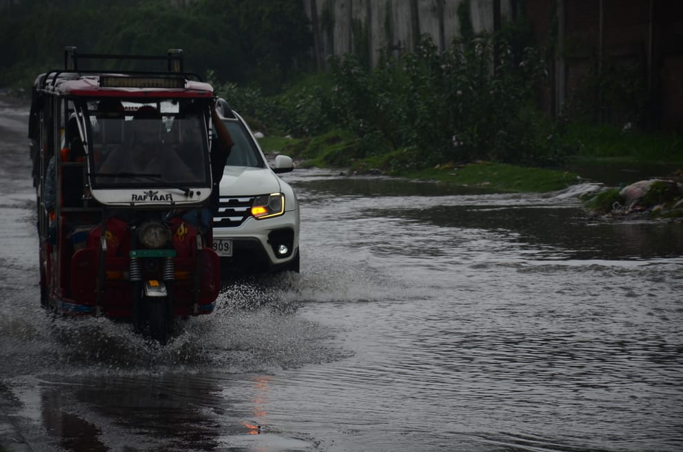 kathua news, heavy rain news, water flow news