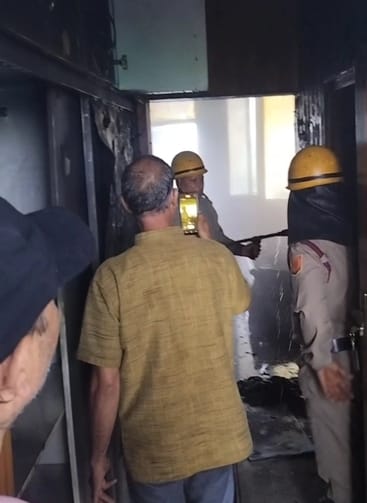 Fire broke out in the rest house of Jal Shakti Department Jawali due to bursting of AC