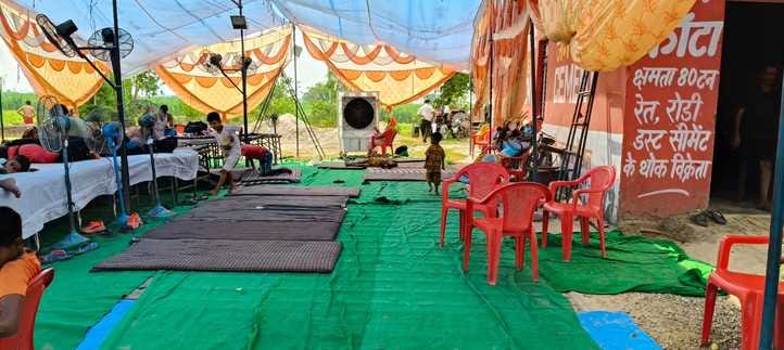 A youth eating food at a Bhandara was taunted and shot when he protested