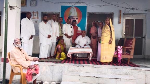 People from Madhya Pradesh visited Kabir Samadhi and Mazar