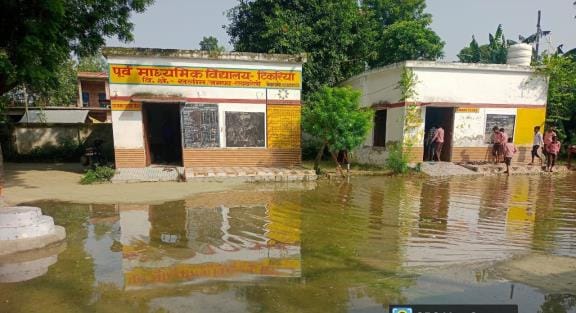 Water entered the school due to the cutting of the minor track