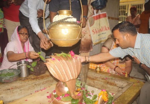 Jal Abhishek of Trayodashi will be done from 7:06 am today