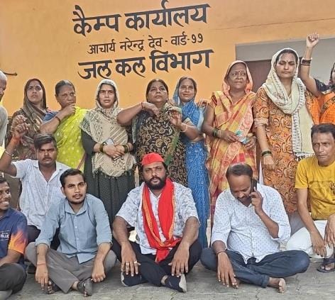 Water crisis in Kangi Tola of old city, people protested