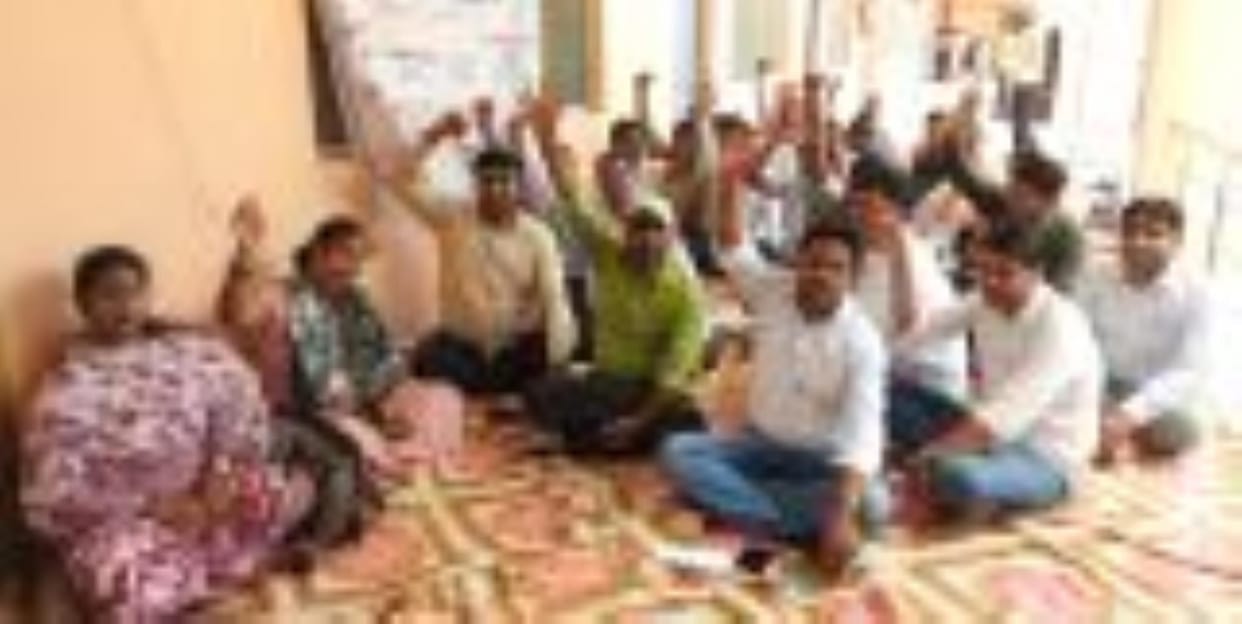 Lekhpals staged a sit-in protest on the second day and raised slogans