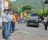 The polling party going to Vyas Valley was flagged off.