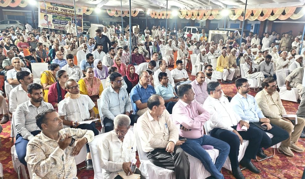 DC heard the problems in Pillukheda village under the night stay program