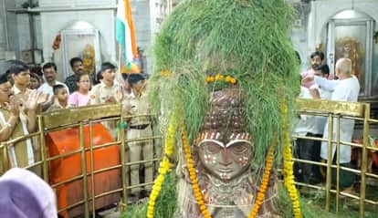 Independence Day celebrated Pashupatinath temple, meeting  on  royal palanquin and royal ride