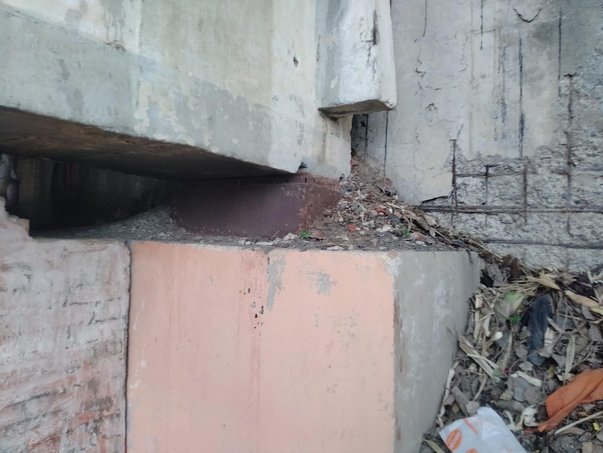 Danger: Crack in the beam of Rapti bridge, danger of accident