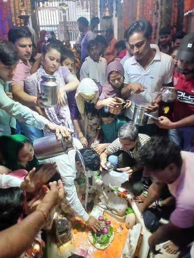 On Shivratri, Kanwad was offered amidst the chants of Bam-Bam